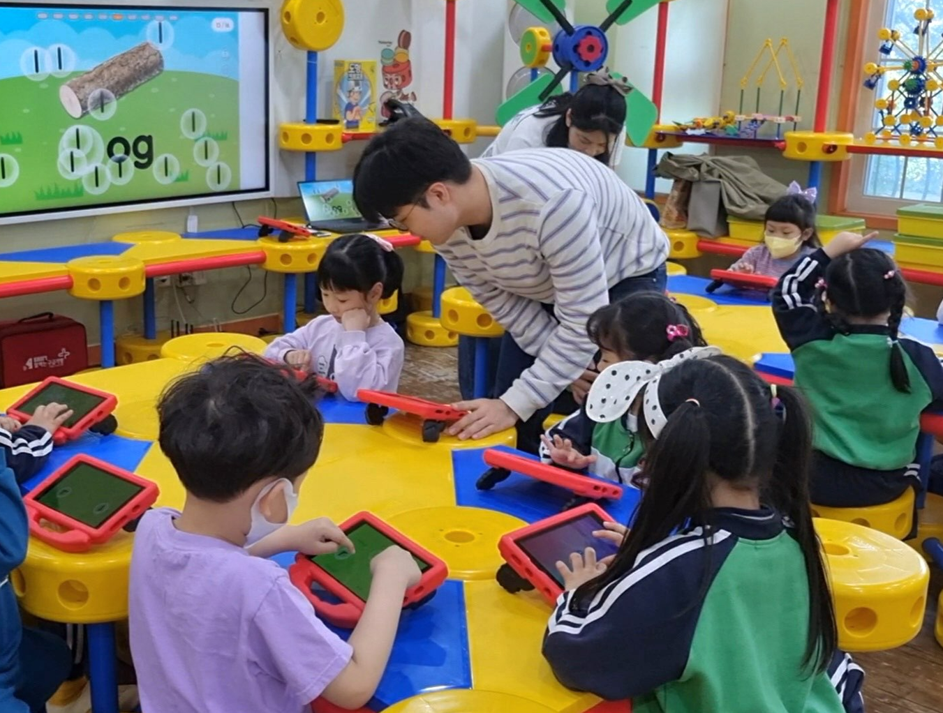 Tablet learning with building materials